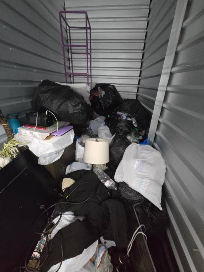 5 x 10 storage unit in Lancaster, CA