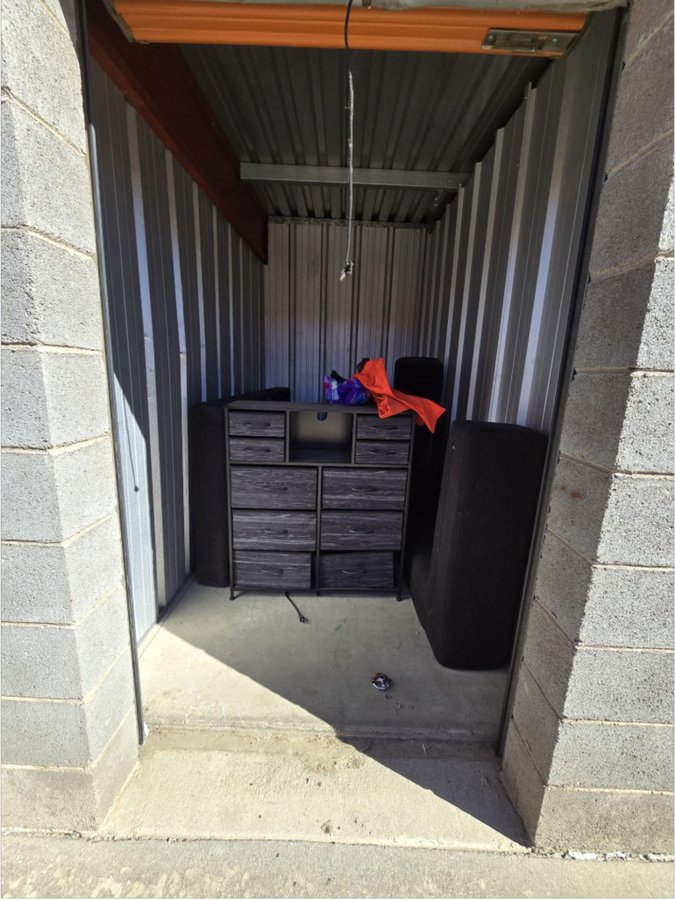 5 x 9 storage unit in Hemet, CA