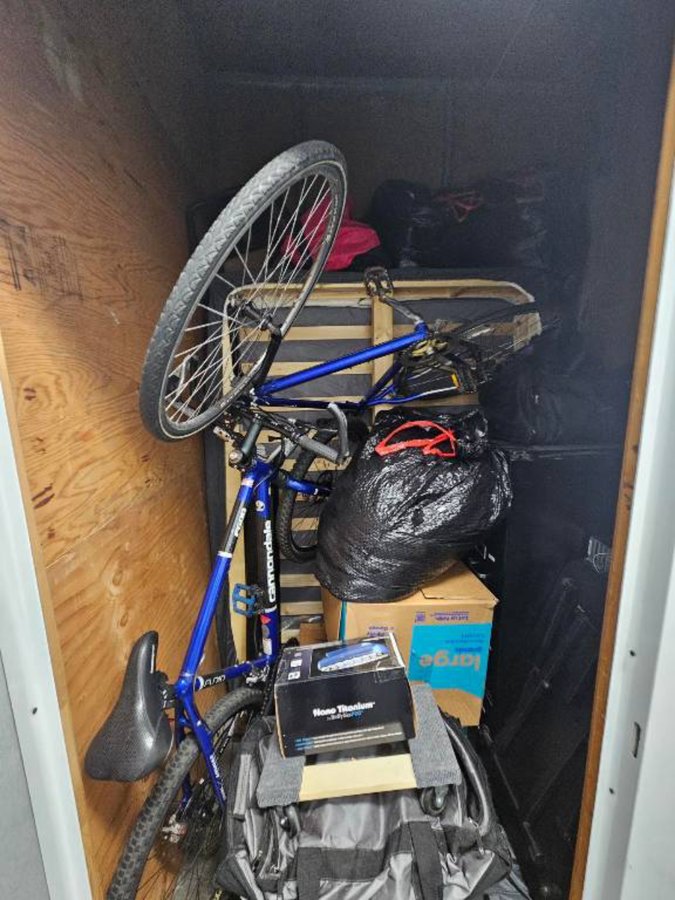 6 x 6 storage unit in Sacramento, CA