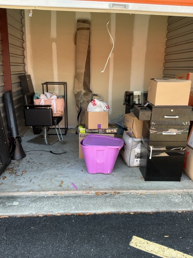 10 x 10 storage unit in Oviedo, FL