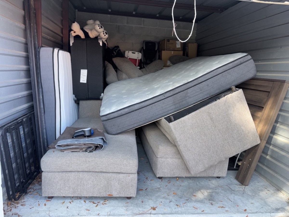 10 x 15 storage unit in Oviedo, FL