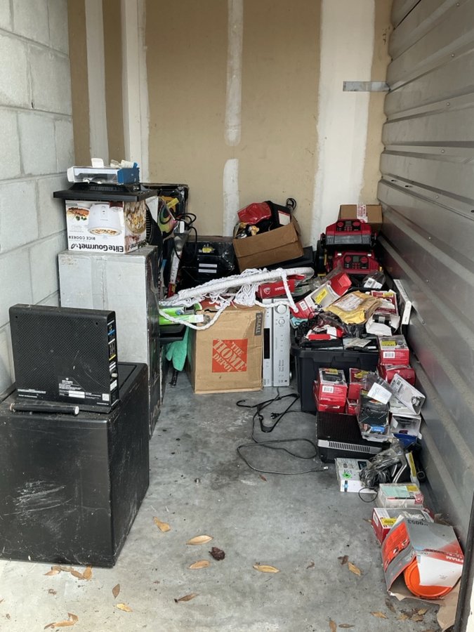 5 x 10 storage unit in Orlando, FL