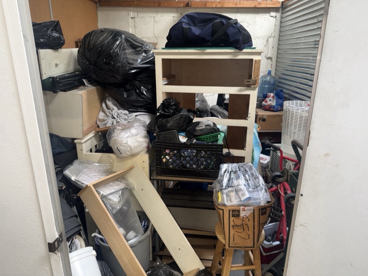 10 x 7 storage unit in Los Angeles, CA