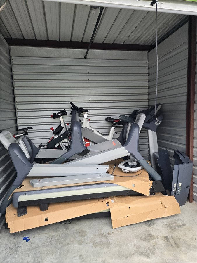 10 x 10 storage unit in Vernon Hills, IL