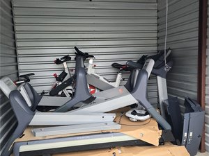 10 x 10 unit in Vernon Hills