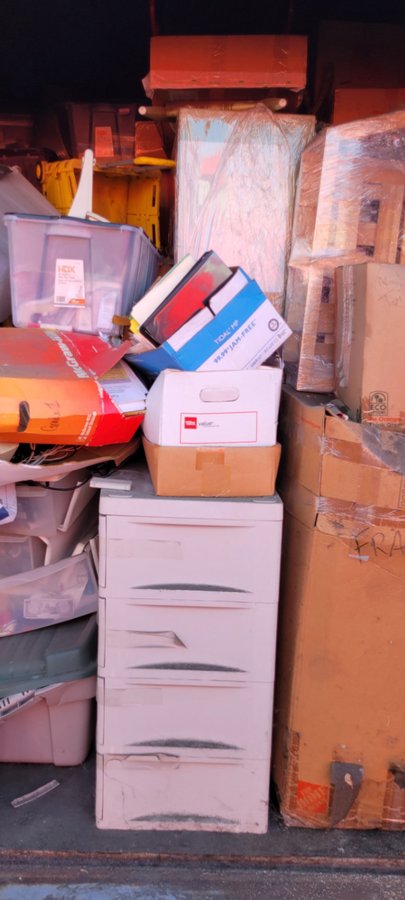 10 x 15 storage unit in Long Beach, CA