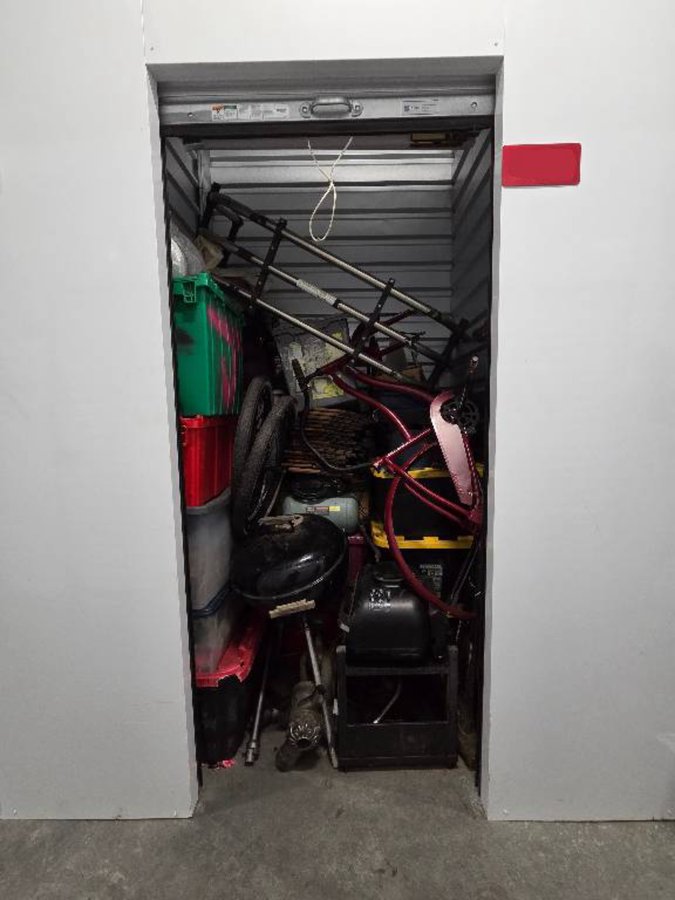 5 x 5 storage unit in Antioch, CA