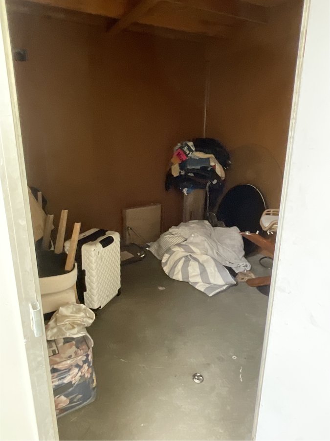 10 x 10 storage unit in Las Vegas, NV