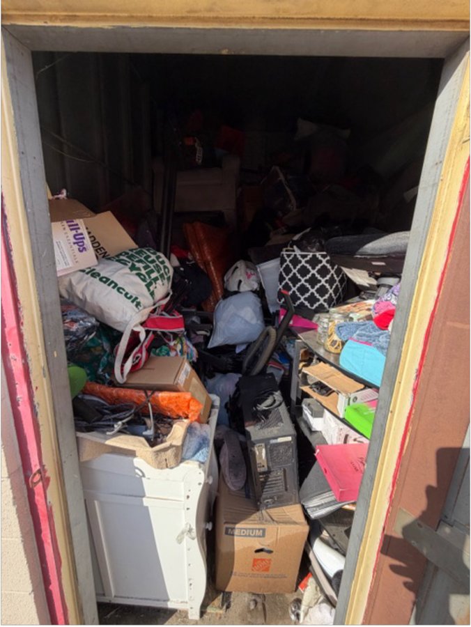 10 x 10 storage unit in Riverside, CA