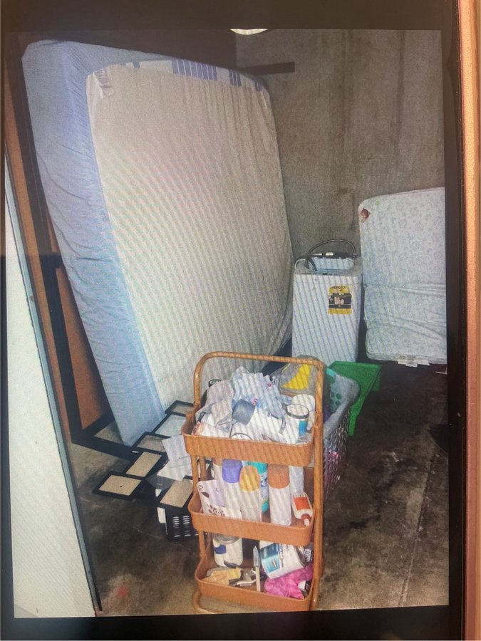 10 x 10 storage unit in Sacramento, CA
