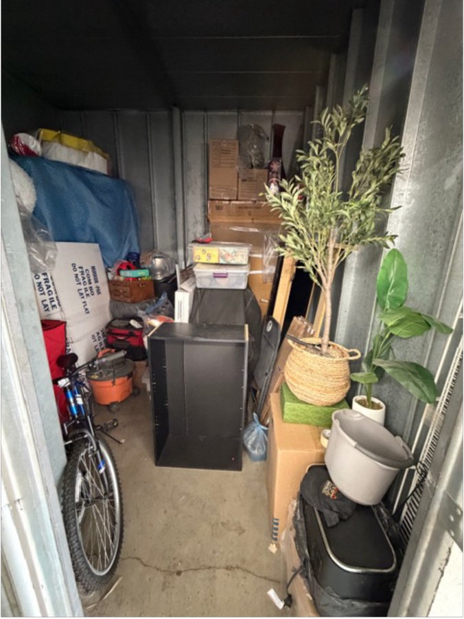 10 x 10 storage unit in Riverside, CA