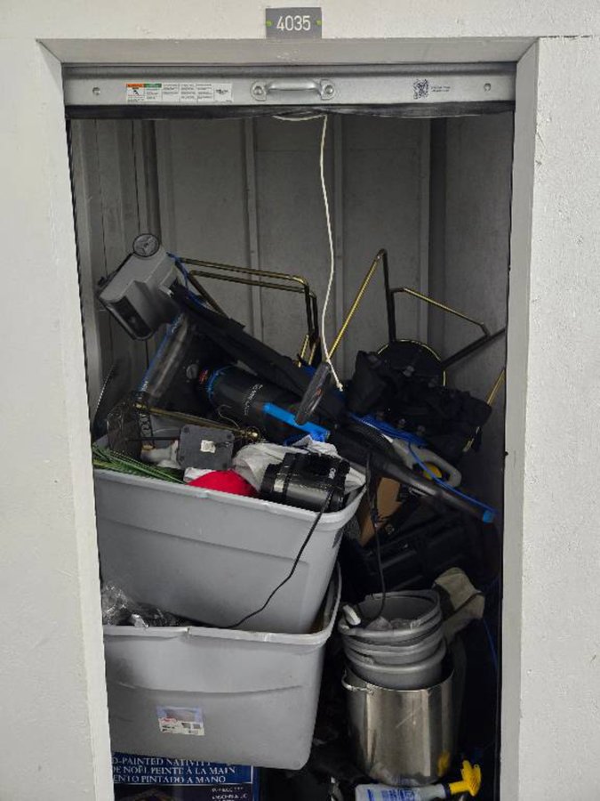 5 x 5 storage unit in Las Vegas, NV