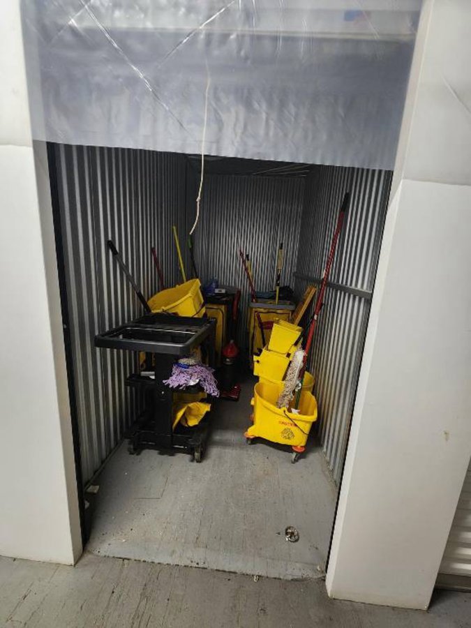 5 x 10 storage unit in Chicago, IL