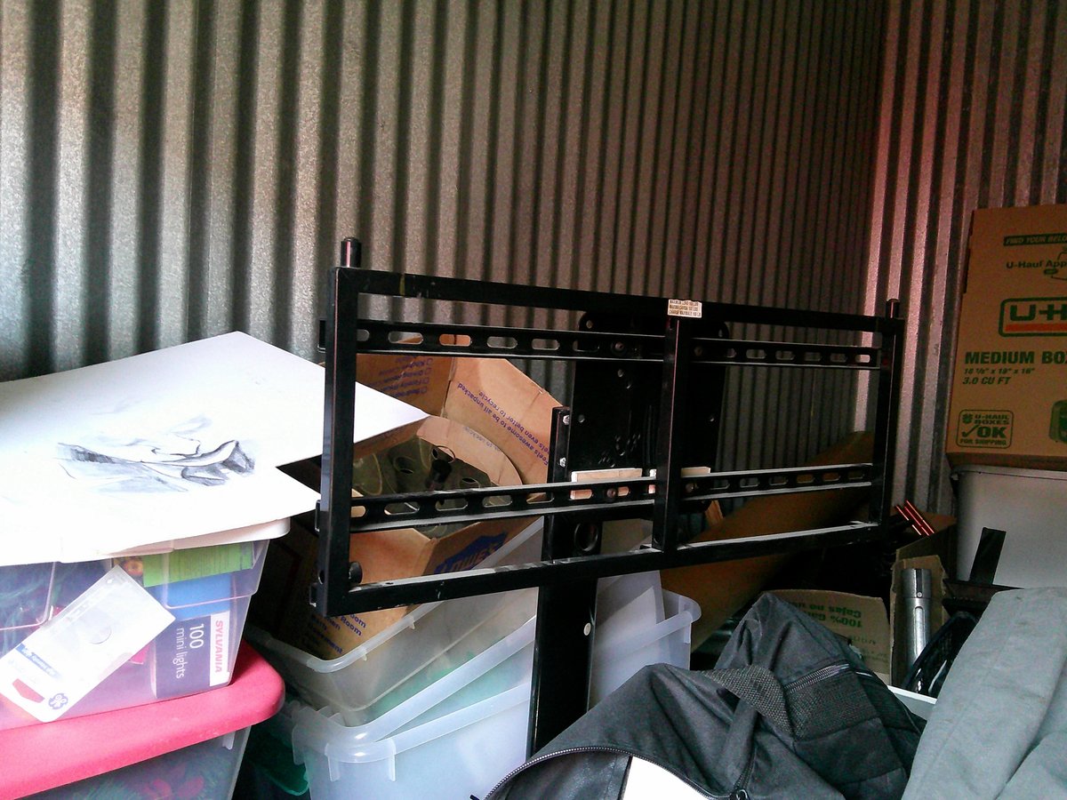 16 x 13 storage unit in Fullerton, CA