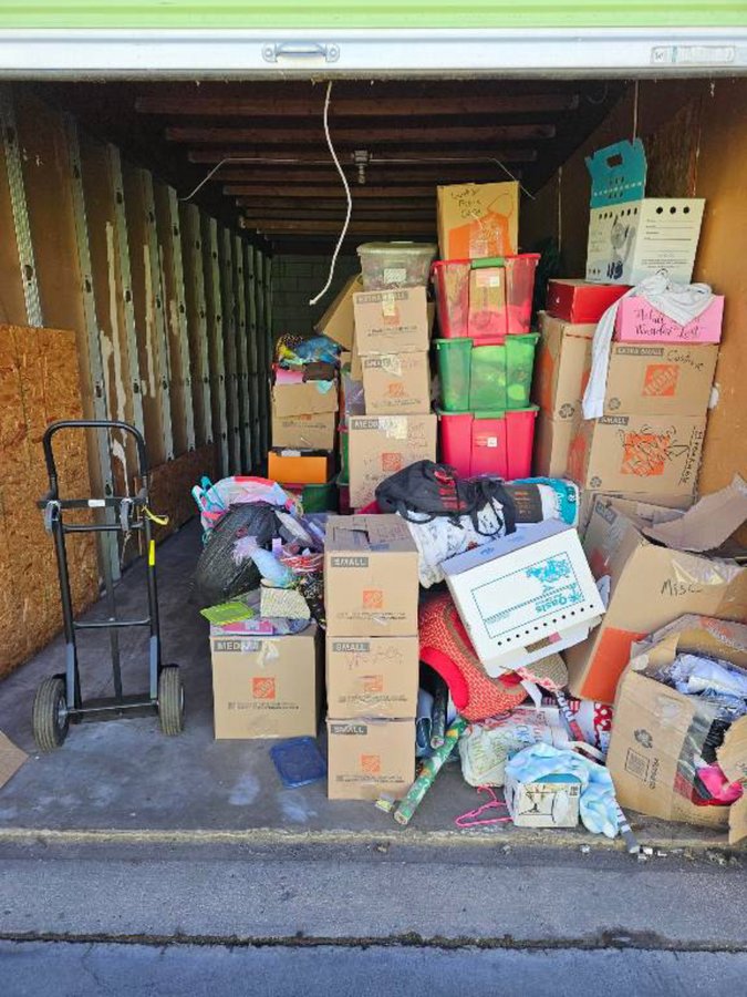 10 x 30 storage unit in Sacramento, CA