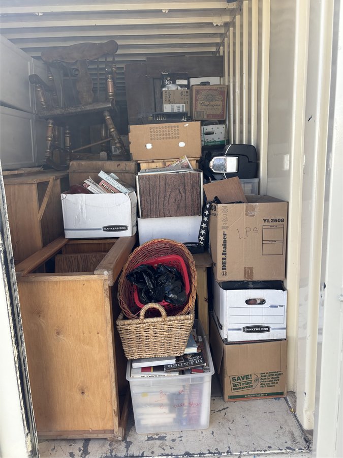 8 x 20 storage unit in Ridgecrest, CA
