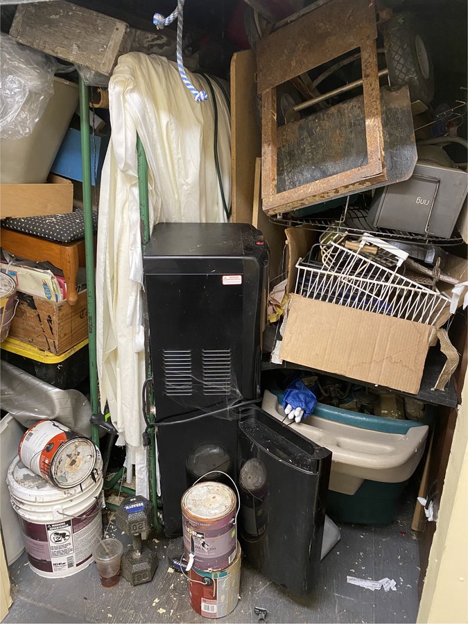 10 x 10 storage unit in Oceanside, CA