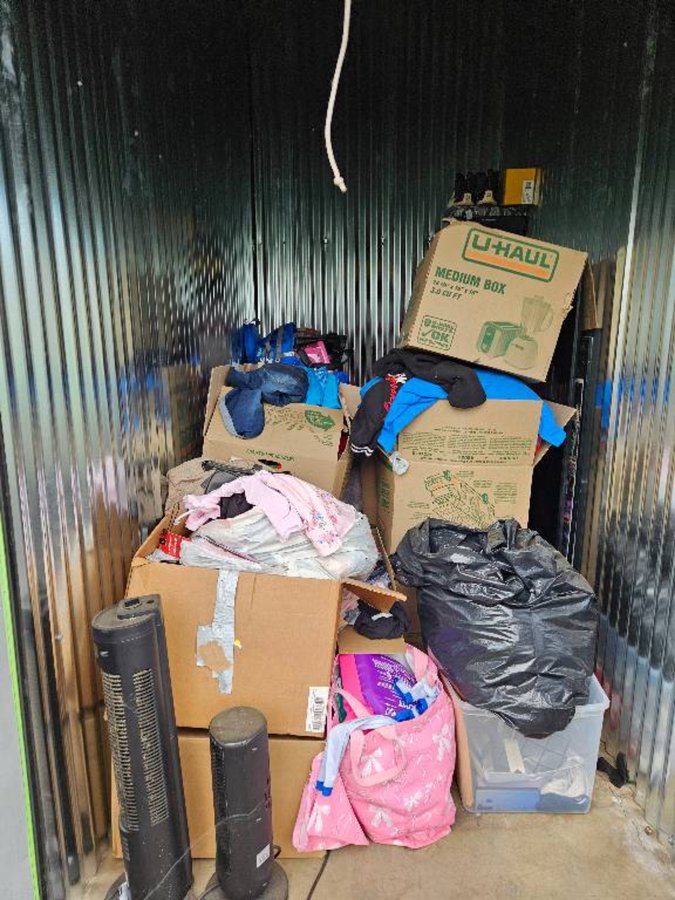 5 x 10 storage unit in Sacramento, CA