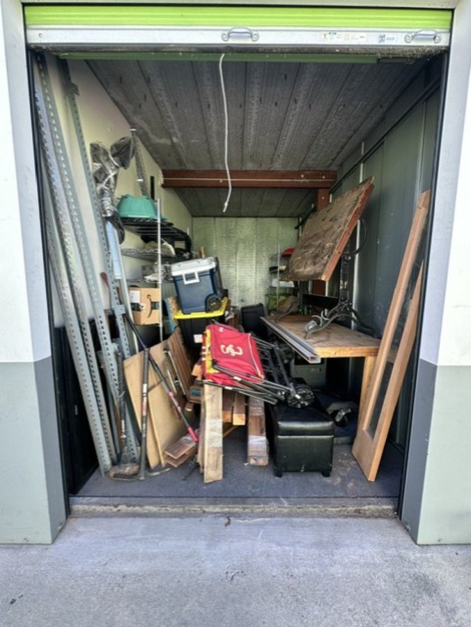 8 x 16 storage unit in Redondo Beach, CA