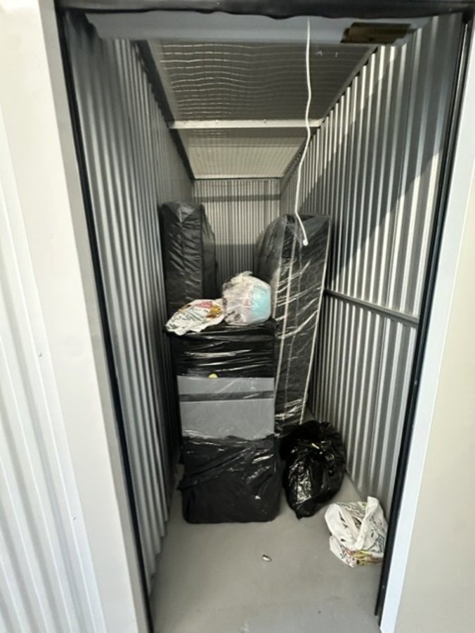 4 x 10 storage unit in Redondo Beach, CA