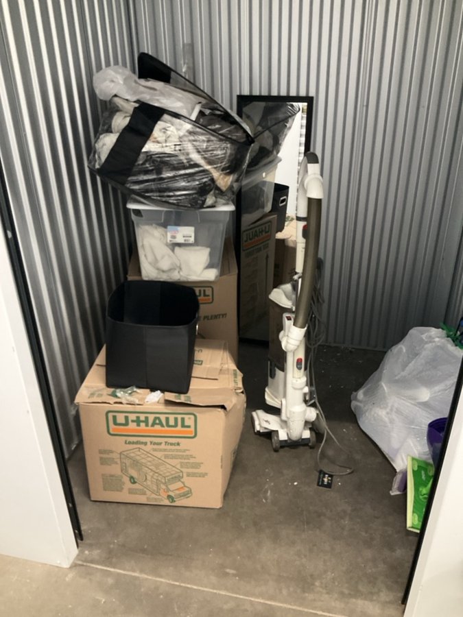 5 x 5 storage unit in Saint Paul, MN