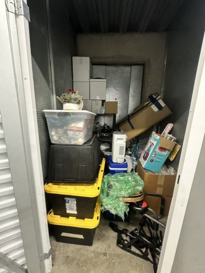 5 x 5 storage unit in Redondo Beach, CA