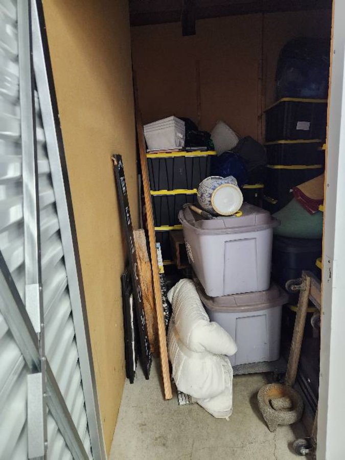 10 x 10 storage unit in Rohnert Park, CA