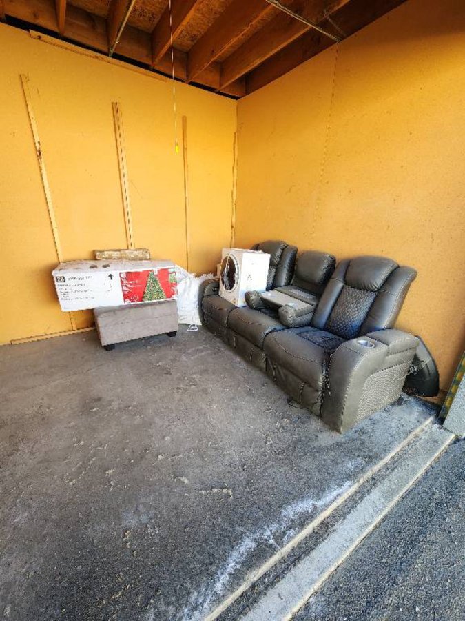 10 x 10 storage unit in Rohnert Park, CA
