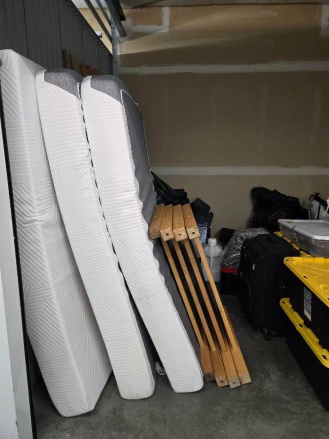 10 x 10 storage unit in Tacoma, WA