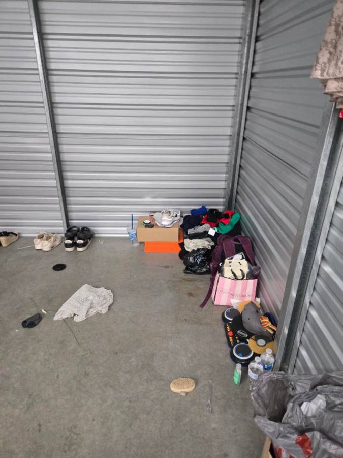 10 x 10 storage unit in Tacoma, WA