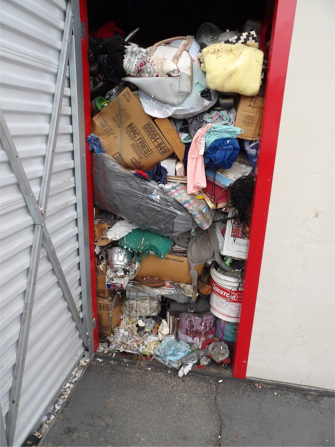 10 x 20 storage unit in Roseville, CA