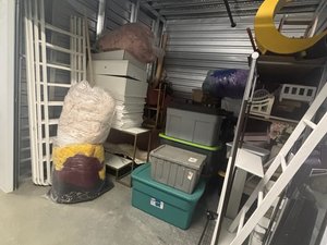 10 x 10 unit in Santa Clarita