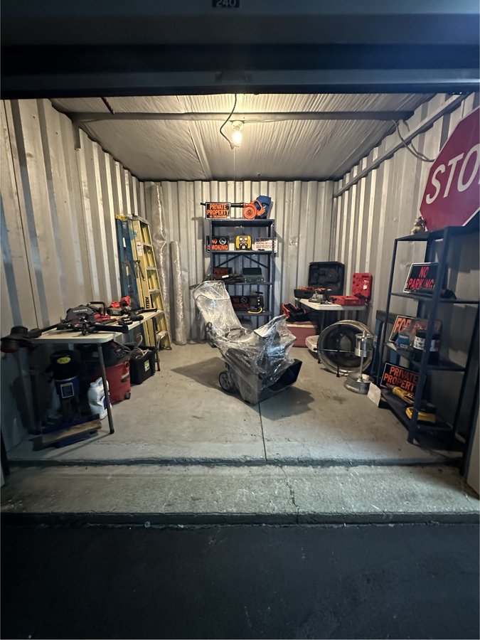 10 x 10 storage unit in Indianapolis, IN