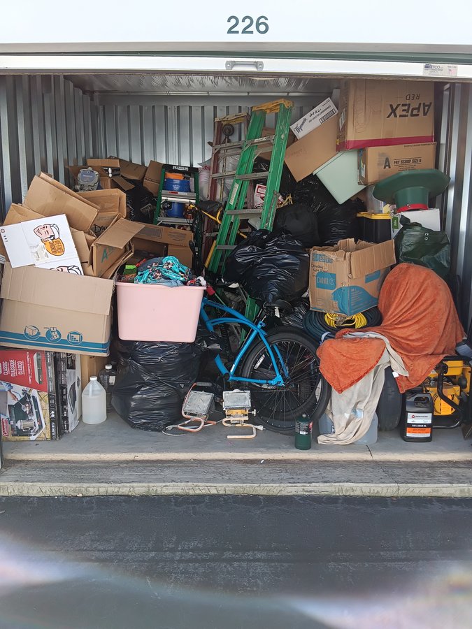 10 x 10 storage unit in Hendersonville, NC