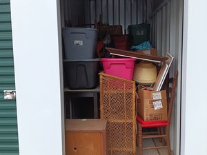 5 x 10 storage unit in Hendersonville, NC