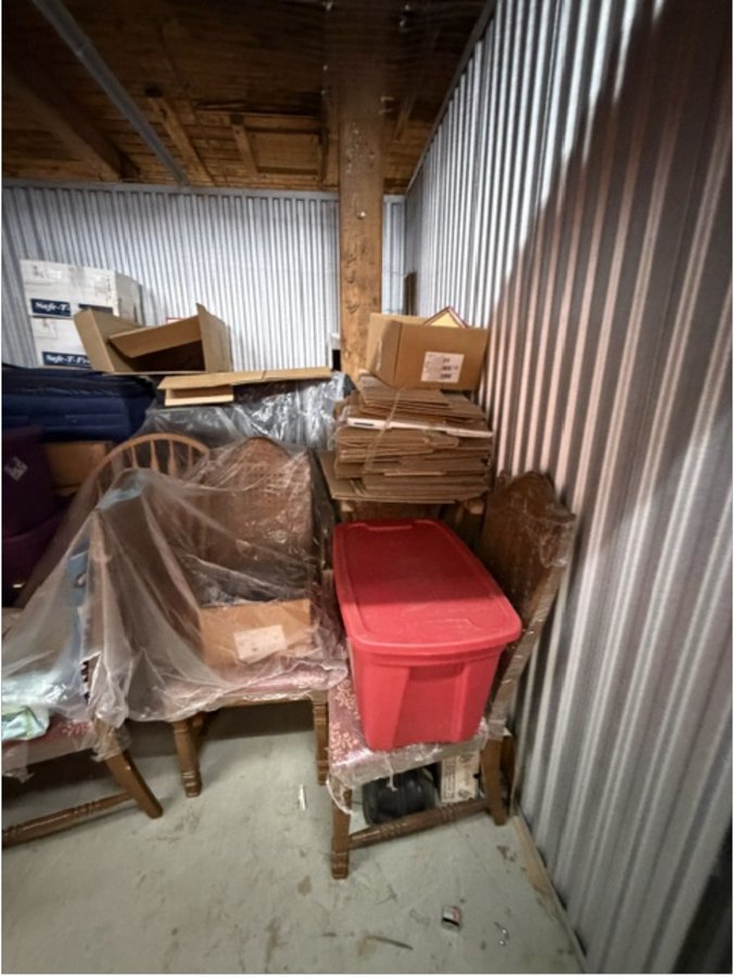 10 x 10 storage unit in Lawrence, MA