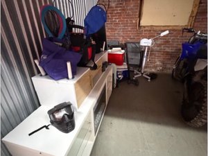 11 x 10 unit in Lawrence
